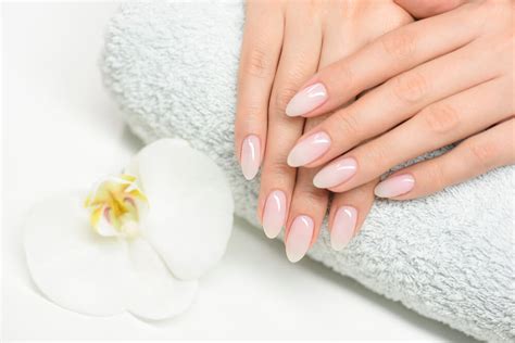 everly nails|Services